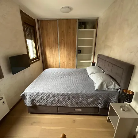 Montaigne 9 Hit 公寓 *