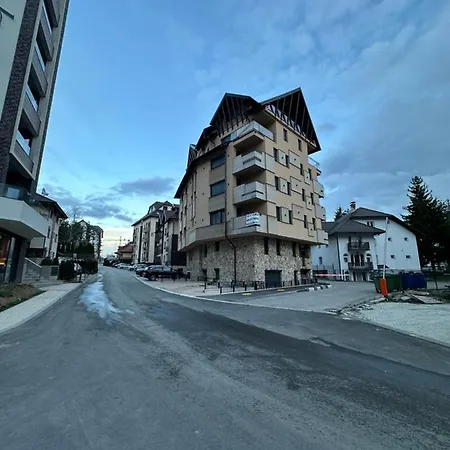 公寓 Montaigne 9 Hit