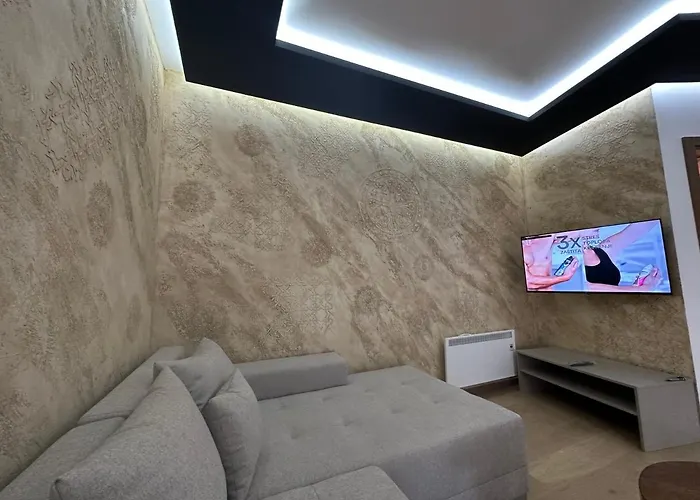 Montaigne 9 Hit Златибор