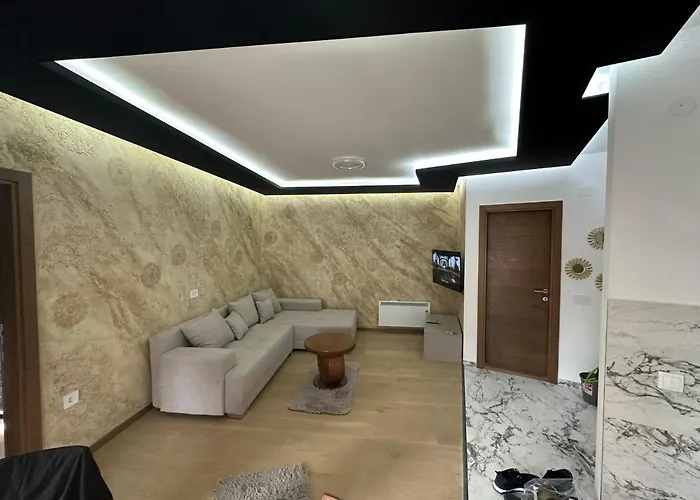 Апартаменты Montaigne 9 Hit