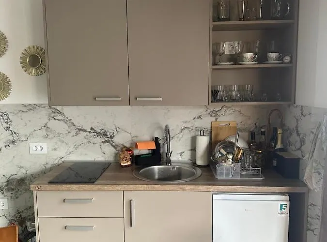 Апартаменты Montaigne 9 Hit