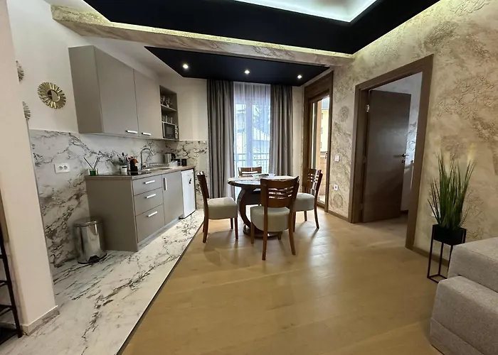 Montaigne 9 Hit Апартаменты