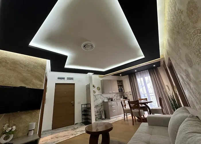 Montaigne 9 Hit Апартаменты